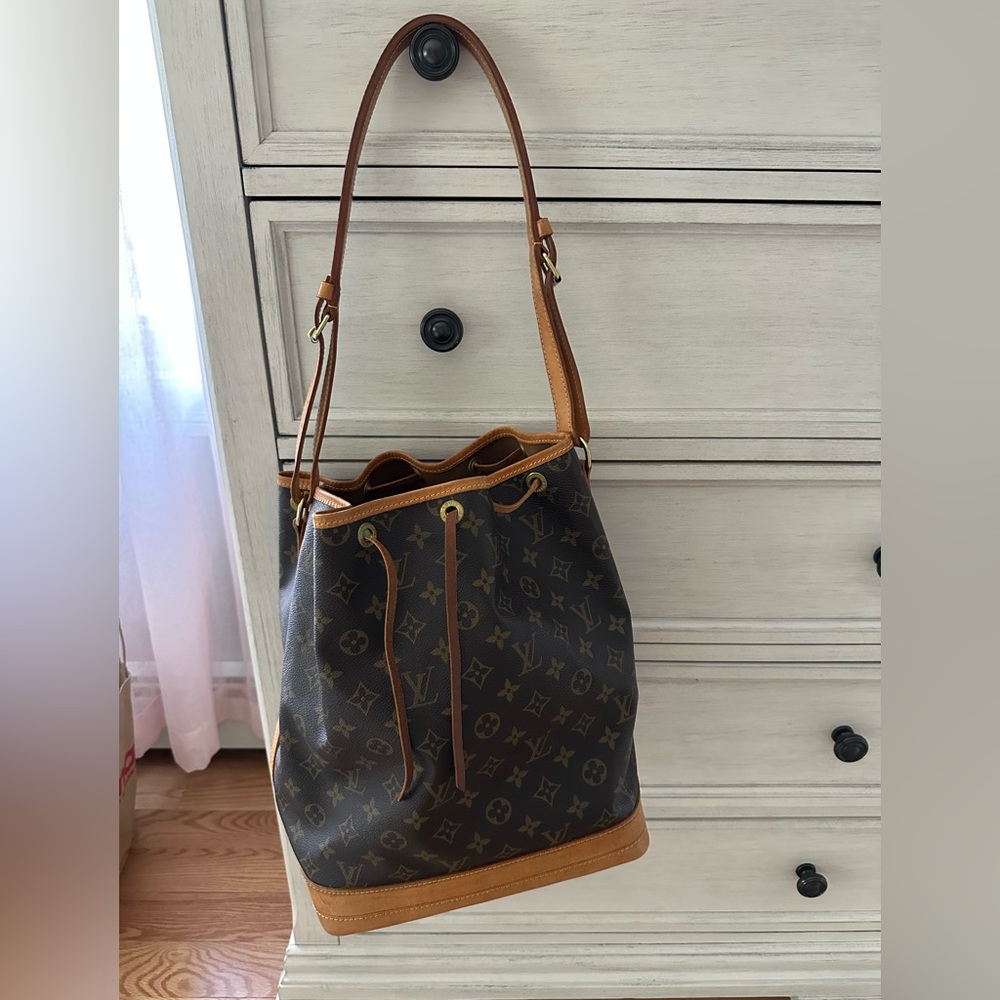 Louis Vuitton Classic Monogram Noe Shoulder Bag